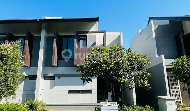 Rumah Bagus Terawat Siap Huni Tidak Menempel Tetangga  Sertifikat HGB Bisa Langsung SHM di Developer di Summarecon Bandung Cluster Flora 1