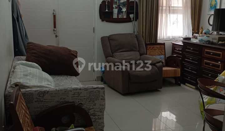 Dijual Rumah Bagus Cantik Terawat Siap Huni Lokasi Rumah Dekat Gerbang dan Satpam Aman di Sariwangi Highland