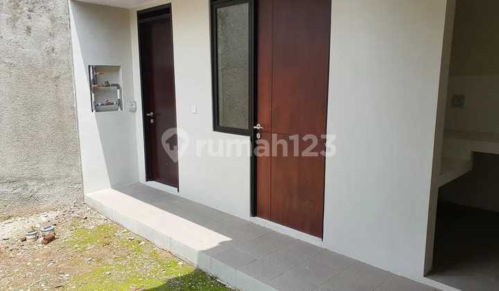 For Sale/For Rent Well-Maintained House Ready to Occupy Semi-Furnished with SHM in Tatar Lokacitra, Kota Baru Parahyangan 2