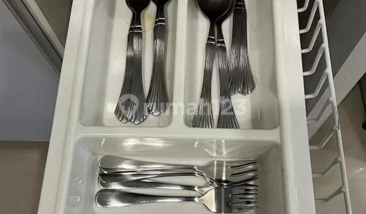 Disewakan Apartemen Bagus Cantik Terawat Siap Huni Full Furnished Lantai 8 Type 2 BR di Apartemen La Grande Merdeka 2