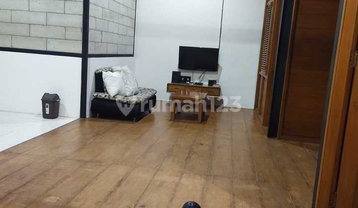 For Sale Well-Maintained Good House Ready to Occupy with 3 AC Units Near Borma and Pasar Segar in Taman Kopo Indah 3 For Sale Well-Maintained Good House Ready to Occupy with 3 AC Units Near Borma and Pasar Segar in Taman Kopo Indah 3