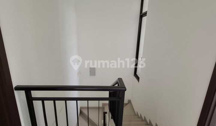 Dijual/Disewakan Rumah Baru Cantik Siap Huni Tipe 7 Premium Dekat Clubhouse Kolam Renang Mall Summarecon RS Boromeus Sekolah Al Azhar Sekolah Sedaya Bintang Masjid Al Jabar Tol Tegalluar Summarecon di Cluster Cynthia Summarecon Bandung 2