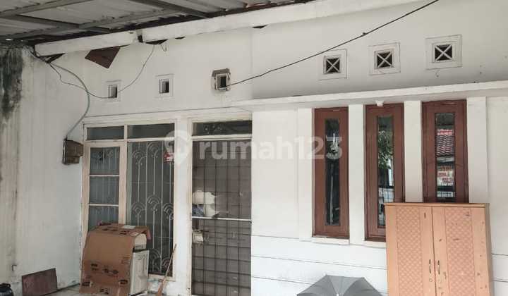 Dijual Rumah Bagus Siap Huni Ada Kanopi Closet Baru Terima Sudah Dicat Dan Renov Di Taman Holis Indah 1