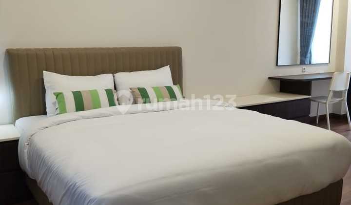 Dijual Apartemen Bagus Lux Cantik Terawat Siap Huni Full Furnished Lantai 7 View Montain Spacious Balcony Type Onyx 2 BR di Hegarmanah Residence