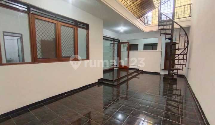For Rent Well-Maintained Nice House, Can Also Be Used as an Office Near Yogyakarta in Mekarwangi