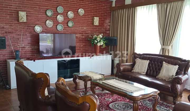 Dijual Rumah Serasa Villa Lux Bagus Cantik Luas Terawat Siap Huni Full Furnished Berada Dipinggir Danau Ada Akses Pribadi ke Danau Ada Kolam Renang Besar di Tatar Pitaloka Kota Baru Parahyangan