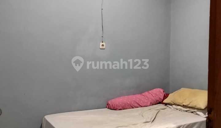 Dijual Cepat BU Rumah Bagus Terawat Siap Huni Semi Funished Ada AC TV Kulkas 2 Pintu Filter Furniture 1 Lantai di dekat Jalan Utama Holis 2