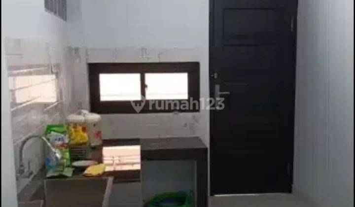 Dijual Rumah Siap Huni Full Renov 2 Lantai di Komplek Pharmindo 2