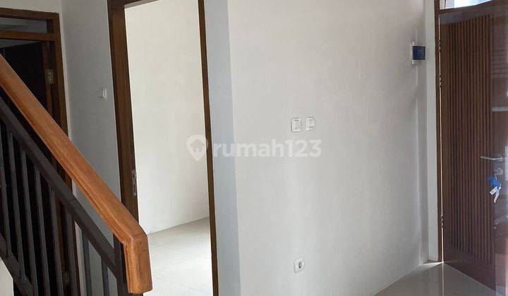 Dijual Rumah Minimalis Modern 2 lantai dalam Cluster di Sariwangi 1