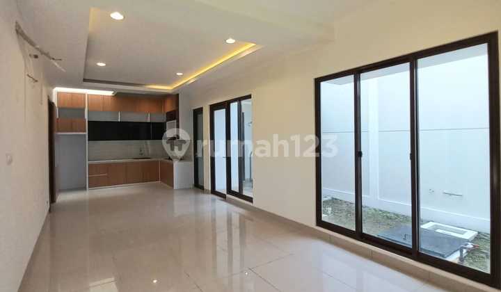 Dijual/Disewakan Rumah Minimalis Bagus Luas Terawat Siap Huni 10 Premium Corner di Cluster Btari Summarecon Bandung 2