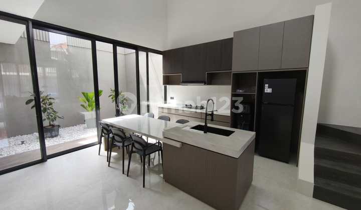 Dijual Rumah Lux Cantik Bagus Terawat Siah Huni Hadap Barat Laut bisa Nego di Mayang Sunda Dijual Rumah Lux Cantik Bagus Terawat Siah Huni Hadap Barat Laut bisa Nego di Mayang Sunda