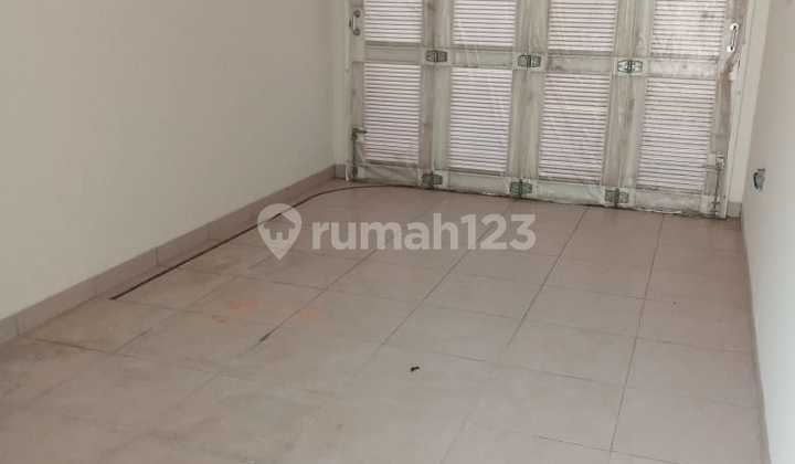 Dijual/disewakan Rumah Bagus Terawat Siap Huni 2 Lantai 1 Unit Ac Ada Canopy Sewa 47,5 Jt/ Tahun Di Cluster Amanda Summarecon Bandung 2