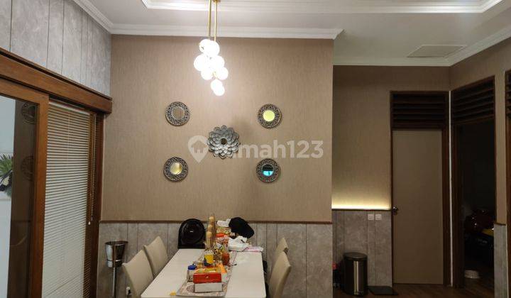 Dijual Rumah Cantik Semi Furnished 2 Lantai di Mekar Wangi 2