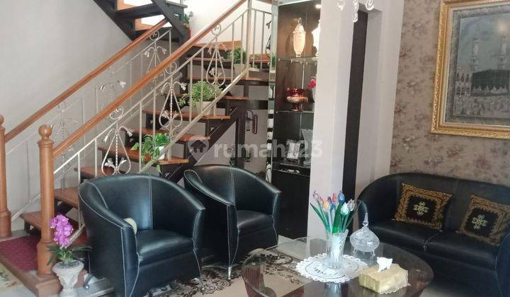 Dijual Rumah Cantik Nyaman Adem 3 Lantai di Resort Dago Pakar 2