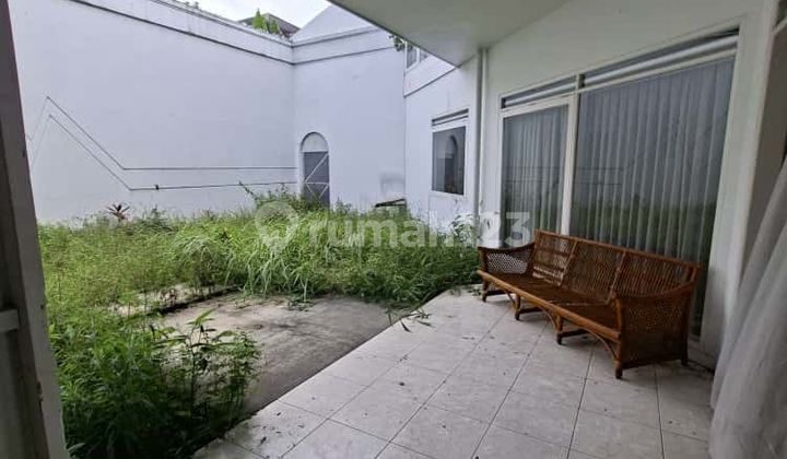 Dijual Rumah Klasik Kokoh Luas Bagus Terawat Siap Huni 5 Menit dari Tol Pasteur Lokasi Strategis Ada Gudang di Terusan Sutami Setrasari 2