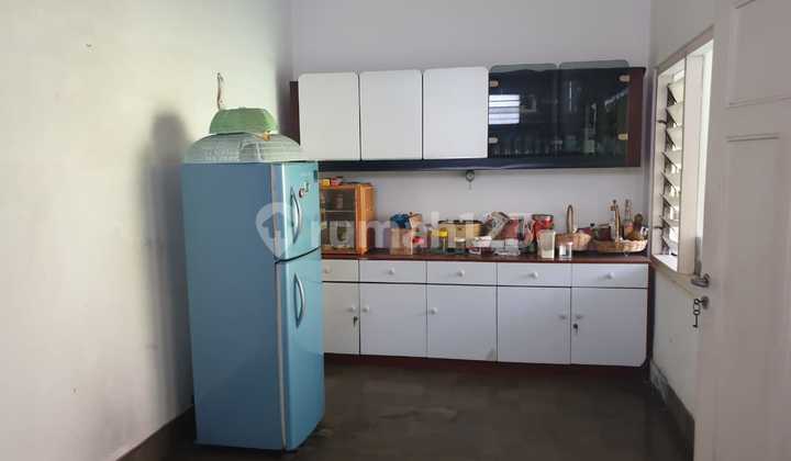 Dijual Rumah Lama Bagus Terawat Siap Huni Ada Pavilium Ada Taman Depan dan Belakang di Pandu 2