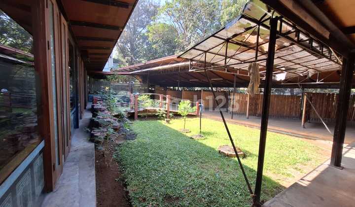 For Rent: Spacious, Well-Maintained Commercial Space, Former Korean Restaurant on Main Road, Hook, Ideal for Restaurants, Courses, and Other Businesses in a Busy 24-Hour Area on Sutami Street.