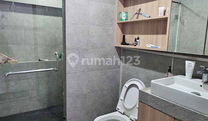 For Sale Beautiful Well-Maintained Move-In Ready Semi-Furnished House Near Main Road in Taman Kopo Indah 1 2