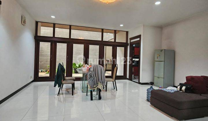 Dijual Rumah Lux Keren Furnish Siap Huni 2 Lantai di Batununggal 1