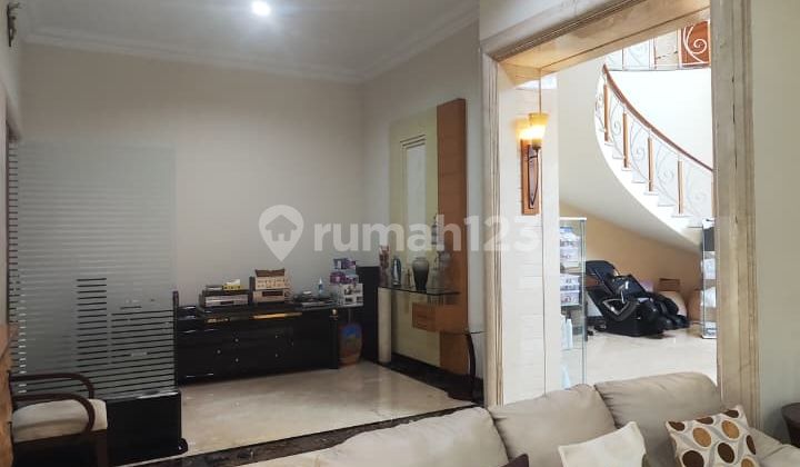 Dijual Rumah Mewah Besar dan Murah Harga di bawah NJOP Ada Gudang di Budi Indah Setiabudhi