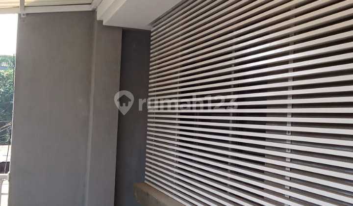 Dijual Rumah Lux 3 Lantai Modern Siap Huni di Setra Duta Grande 2