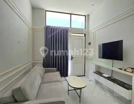 Translation in English:
Luxury Beautiful Well-Maintained Ready-to-Occupy Fully Furnished Single-Story House for Rent at Tatar Simakirana, Kota Baru Parahyangan