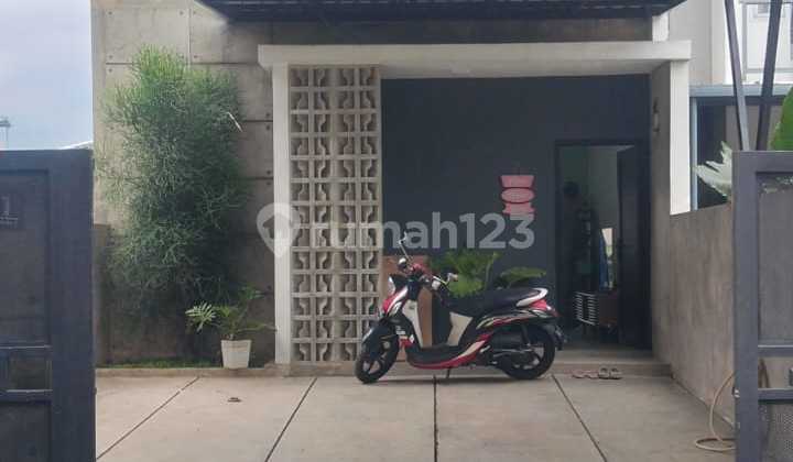 For Sale Beautiful Well-Maintained Industrial House Ready to Occupy 2 Floors in Arcamanik Bandung 2