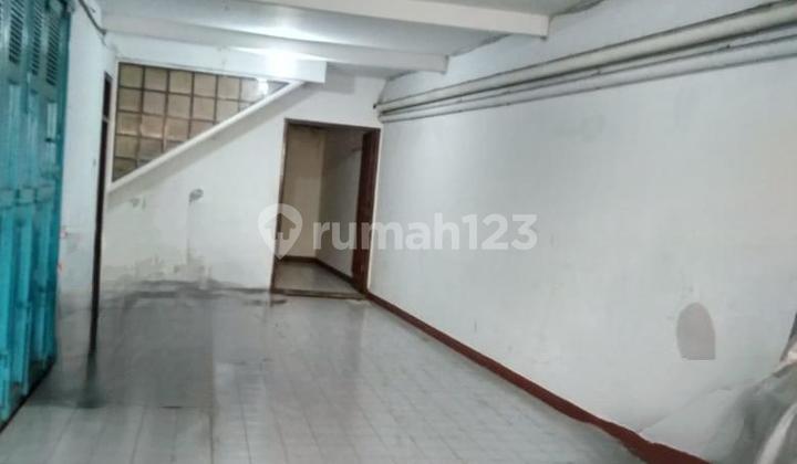 Disewakan Ruko + Gudang Bagus Siap Huni Daerah Jualan Kain Mainroad Bisa Nego di Holis Disewakan Ruko + Gudang Bagus Siap Huni Daerah Jualan Kain Mainroad Bisa Nego di Holis