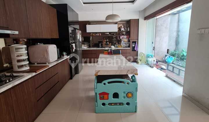 Dijual Rumah Bagus Lux Luas Terawat Siap Huni Semi Furnished  Ada Ruang Komputer Ruang Serba Guna di Taman Mekar Utama 1