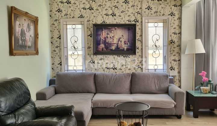 For Sale Beautiful Luxurious Well-Maintained House Ready to Occupy East Facing with AC Kitchen Set in Tatar Pitaloka, Kota Baru Parahyangan