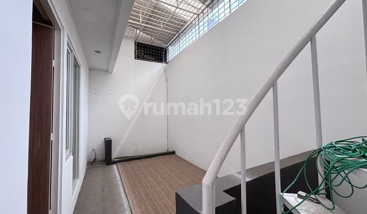 For Sale New Beautiful Well-Maintained House Ready to Live In Semi-Furnished 1.5 Floors Smart Door Lock 3 Step Water Filter Kanpo Alderon in Taman Kopo Indah 5 2