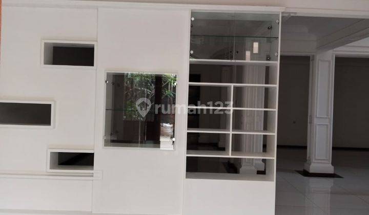 dijual rumah lux 3 lantai kamar banyak di leuwi mukti 2