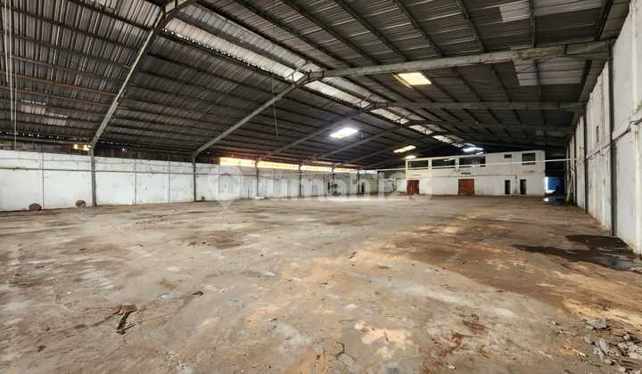 For Sale/For Rent Warehouse/Factory Good Condition Ready to Use With 3 Main Residential Buildings Includes Dormitory Has Bird's Nest 1000 M Harvest 30 Kg Per Cycle Land Shape Square 40 Ft Container Access in Majalaya