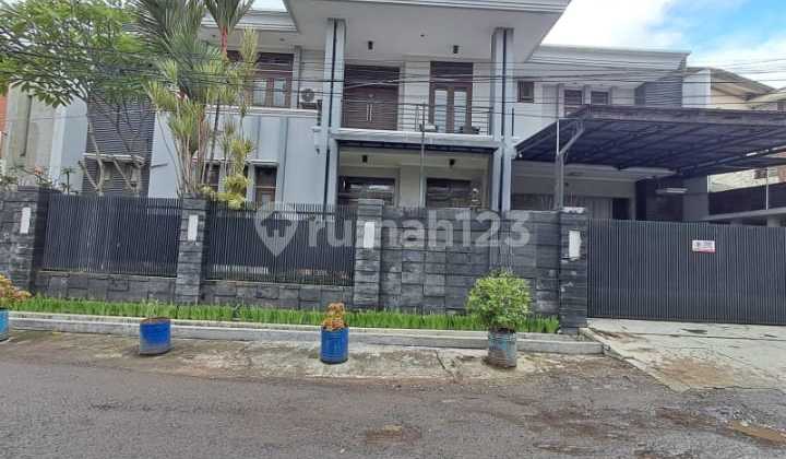 For Sale: House Below Market Price, Good, Spacious, Luxurious, Beautiful, Well-Maintained, Ready to Occupy, Semi-Furnished, 2.5-Story Building, Koi Pond, Solarhart in Riau Wing. For Sale: House Below Market Price, Good, Spacious, Luxurious, Beautiful, Well-Maintained, Ready to Occupy, Semi-Furnished, 2.5-Story Building, Koi Pond, Solarhart in Riau Wing.