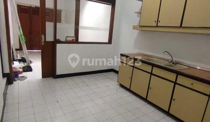 For Rent Well-Maintained Nice House, Can Also Be Used as an Office Near Yogyakarta in Mekarwangi 2