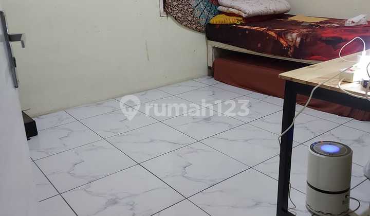 Quick Sale: House with Large Land, Spacious, Good, Well-Maintained, Ready to Occupy in Taman Kopo Indah 1 2