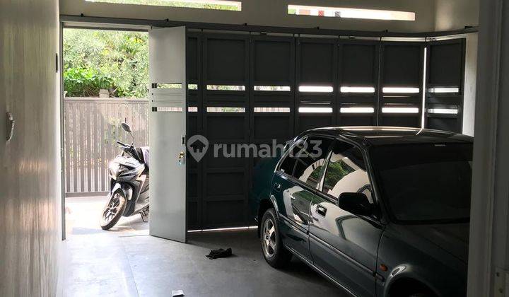 Dijual Rumah Tinggal 3 Lantai Baru Modern Siap Huni di Kopo Mas 2