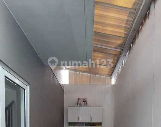 Dijual Rumah Bagus Cantik Terawat Siap Huni Ada 2 Unit Rumah Rendeng Bebas Banjir Kemanan 24 Jam Bangunan 2 Lantai Strategis di Cluster Dayana Summarecon Bandung 2