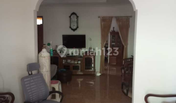 Quick Sale Beautiful Luxury Wide Well-Maintained House Ready to Live In Suitable for Boarding Near Unpad and Itb on Caringin Street Jatinangor Quick Sale Beautiful Luxury Wide Well-Maintained House Ready to Live In Suitable for Boarding Near Unpad and Itb on Caringin Street Jatinangor