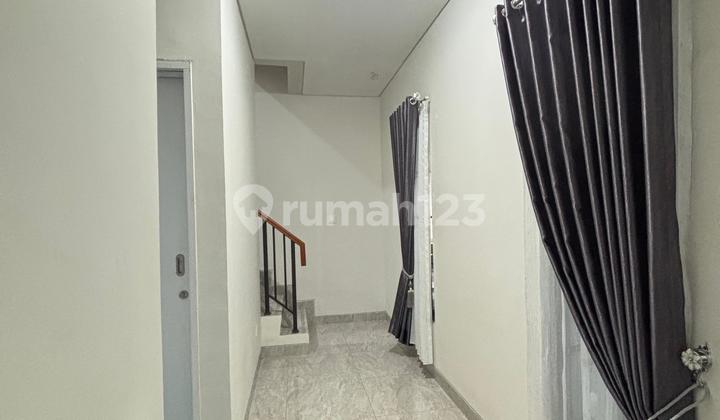 Rumah 3 Lantai Disewakan Murah Cluster Elit Harga bisa Nego Furnish Lengkap 2
