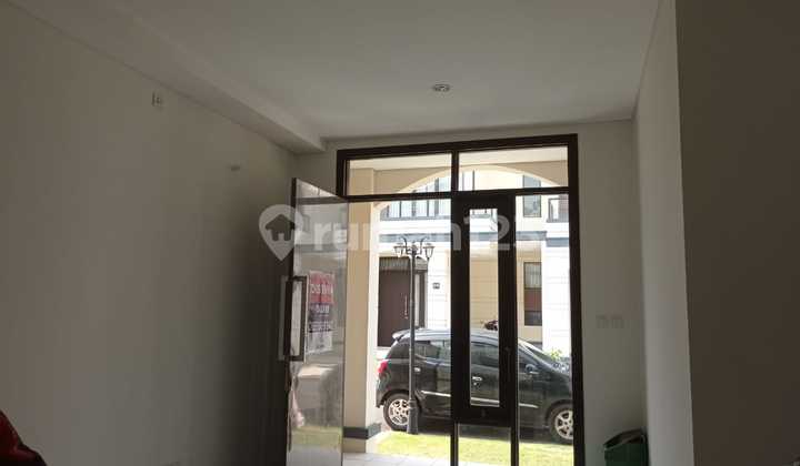 Neat, Clean, Well-Maintained House Ready to Occupy in Lavon Swancity Cikupa