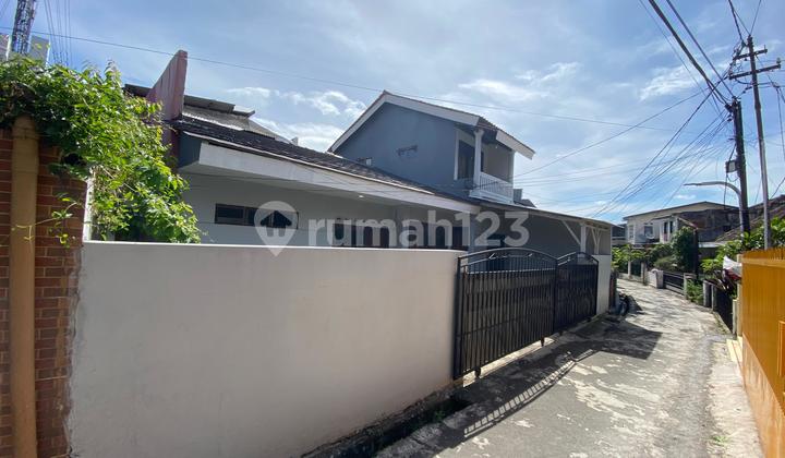 Spacious House in Sayap Katamso Supratman, Bandung City