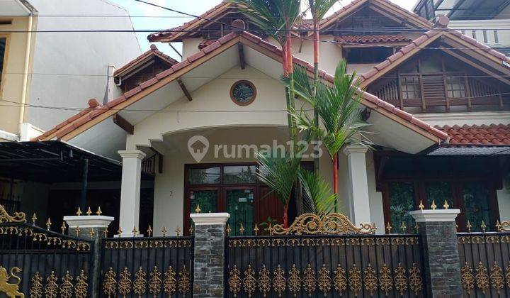 LUAS dan STRATEGIS Rumah Bagus di Komplek Antapani Arcamanik  2