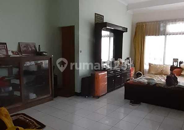 Rumah Luas di Babakan Jeruk Pasteur Bandung Dkt Kampus Maranatha Rumah Luas di Babakan Jeruk Pasteur Bandung Dkt Kampus Maranatha