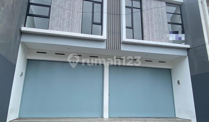 For Rent: Strategic Shop House on Antapani Main Road, Bandung City 2