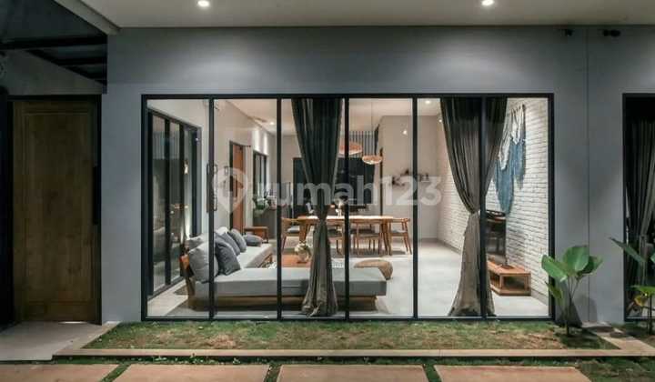 Modern Dan Furnish Rumah Di Area Setraduta Dekat Tol Pasteur  2