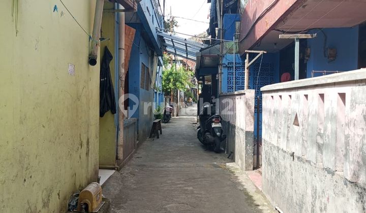 Kostkostan for Sale in Tegalega Area, Full Condition 295.0 M² 2