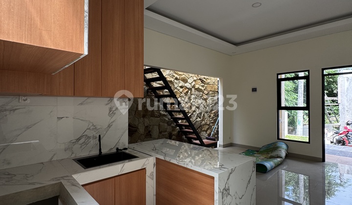 For Sale New House in Cihanjuang, Good Complex For Sale New House in Cihanjuang, Good Complex
