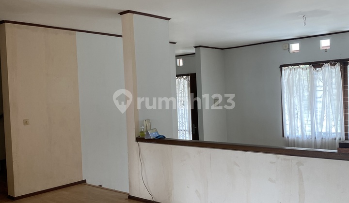 Rumah Di Setra Duta SHM 1