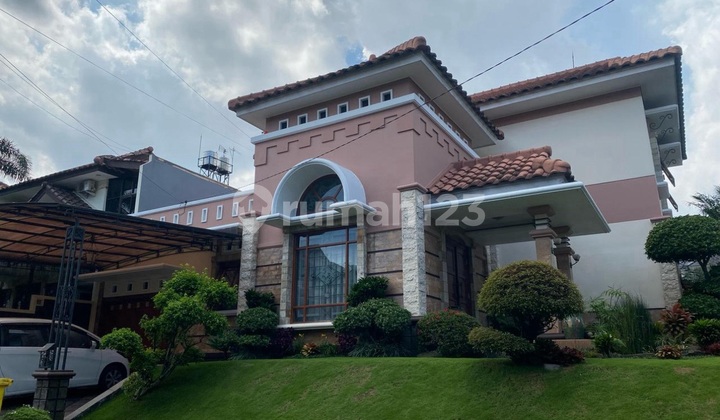 House in Parahyangan Complex Villa House 2